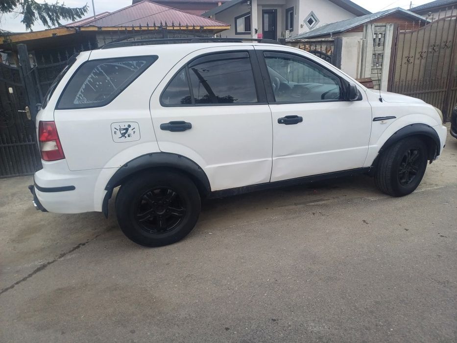 Kia sorento 2.5 disel.4x4 4x2 stare buna fara fiscal 1400euro schimb
