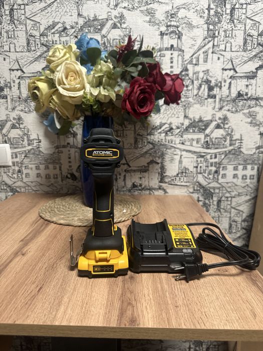 Дрель- шуруповет