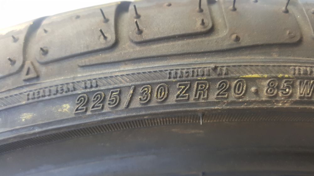 Гуми 225 30 20 2 броя ахилес дот 4716