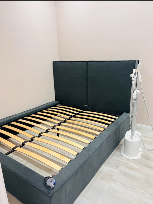 Продается кровать 200*200 в идеальном состояний