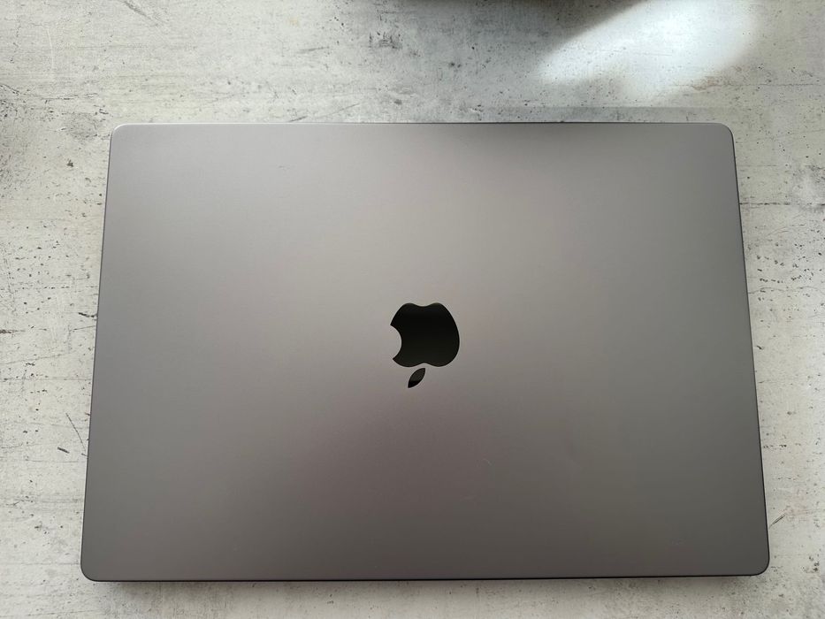 MacBook Pro 16" M2 PRO 12-Core CPU, 19-Core GPU, 32GB RAM, 512GB SSD