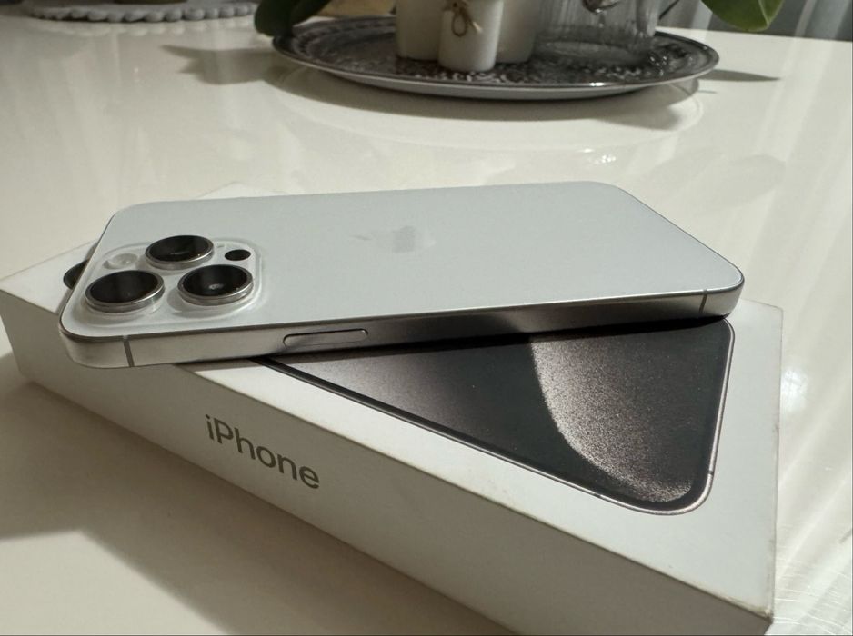 iPhone 15 pro max E-SIM