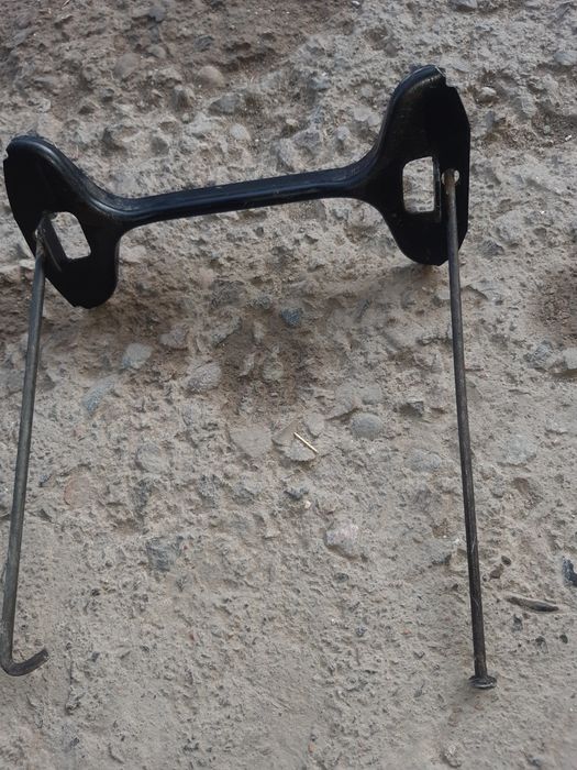 Крепление аккумулятора авто