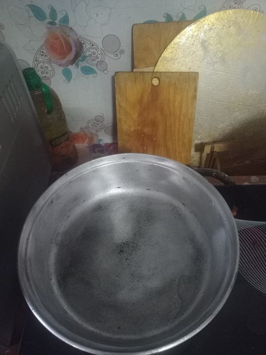Чищю от нагара казанки и скаваротки