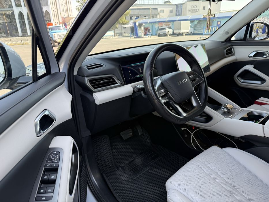 BYD Yuan Up 2026 год
