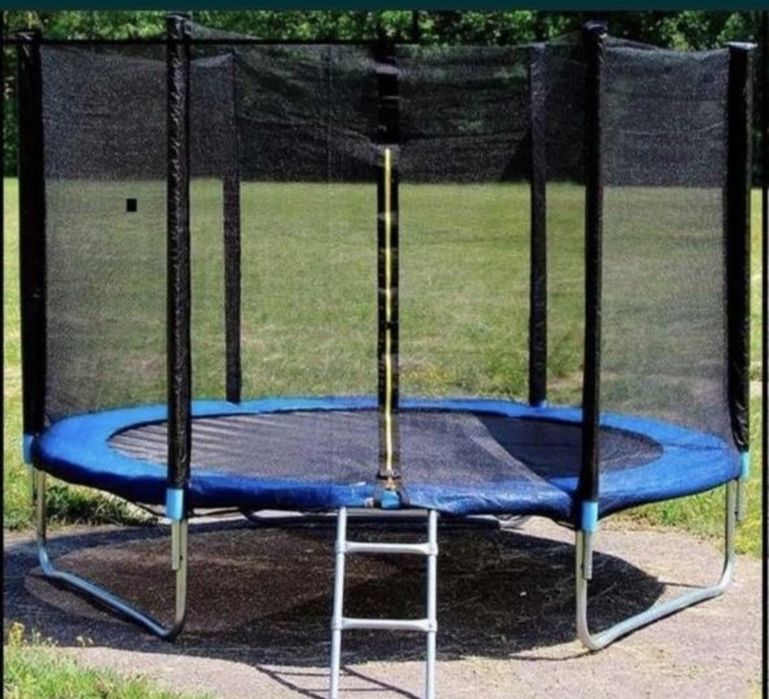 Продам каркасный батут.