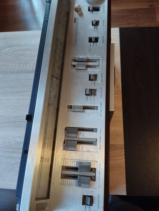 Радиокасетофон Sony