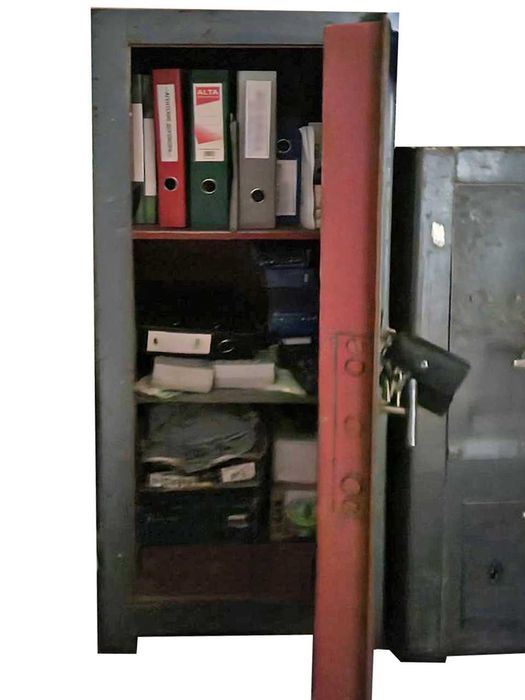 2 сейфа несгораемых песочных советских мощных тяжелых 130x50x45