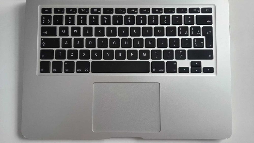 MacBook Air 13" 2017 (A1466) | 8GB RAM | 512GB SSD | macOS Monterey