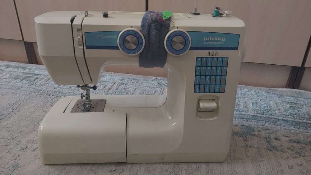 Продается швейная машинка