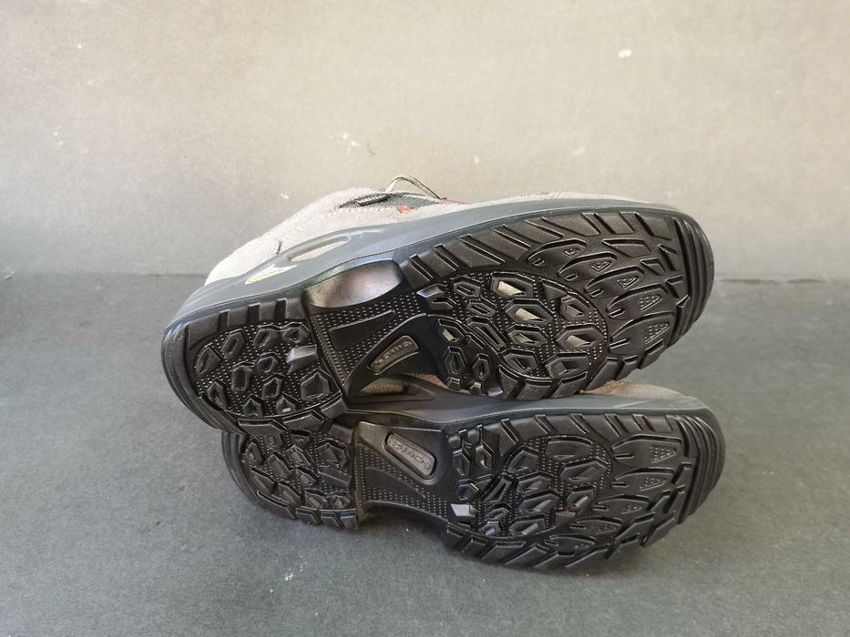 Bocanci PIELE 38 39 Ghete munte dama copii  LOWA GORETEX  Impermeabili