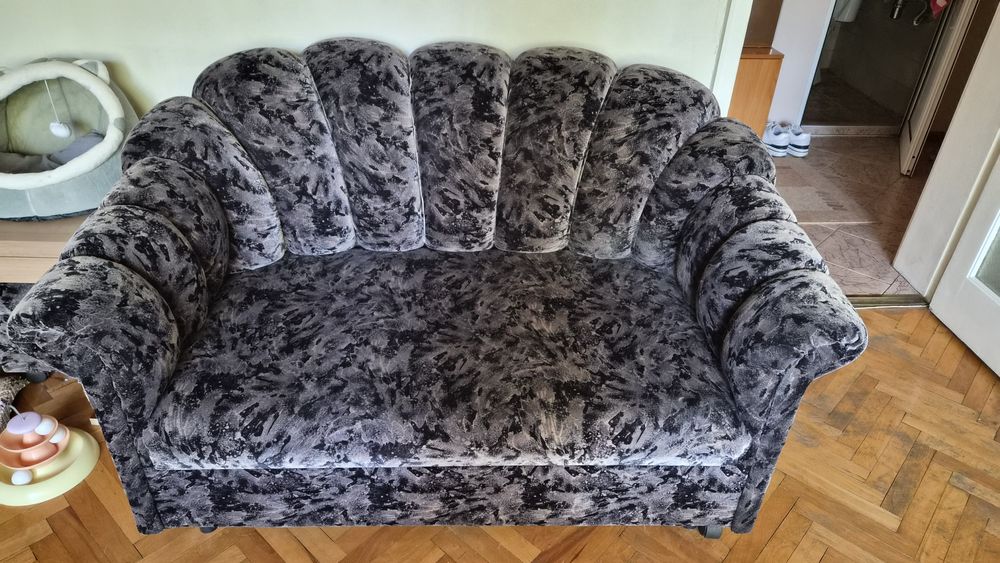 Диван черно сив велур