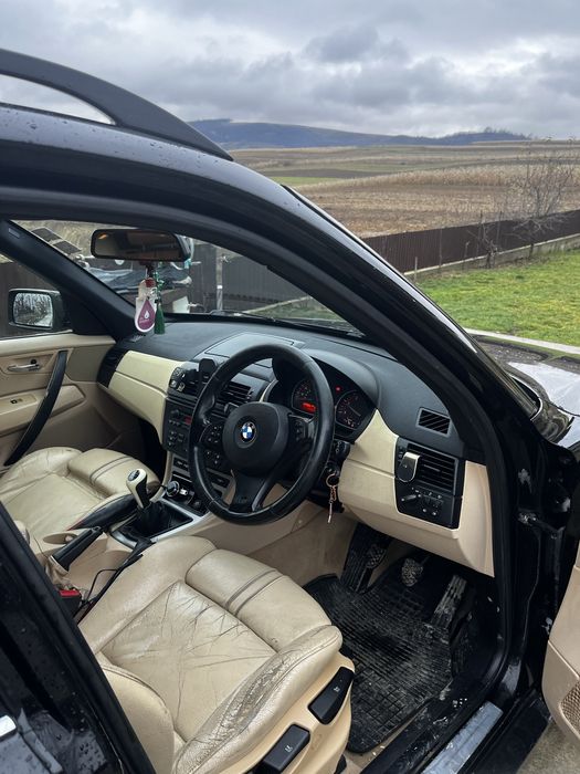 Vand sau schimb bmw x3 motor 2.0 anul 2006 volan dreapta cutie manuala