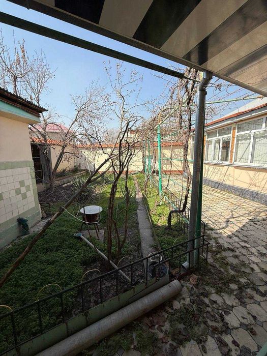 Продаётся СВОЙ дом с участком 2.7 сотки. Азербайджанский центр