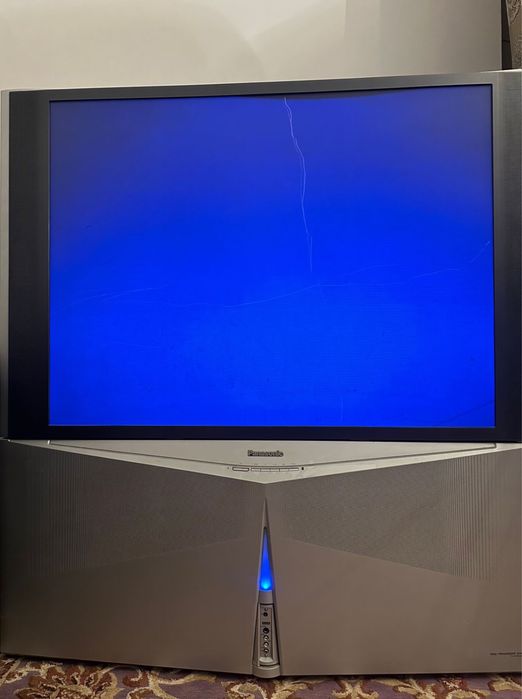 Телевизор большой Panasonic Projection TV