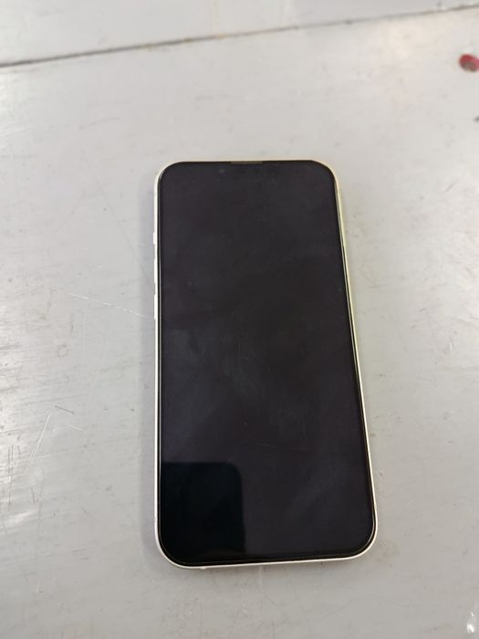 iPhone 13(гарантия, в идеале)