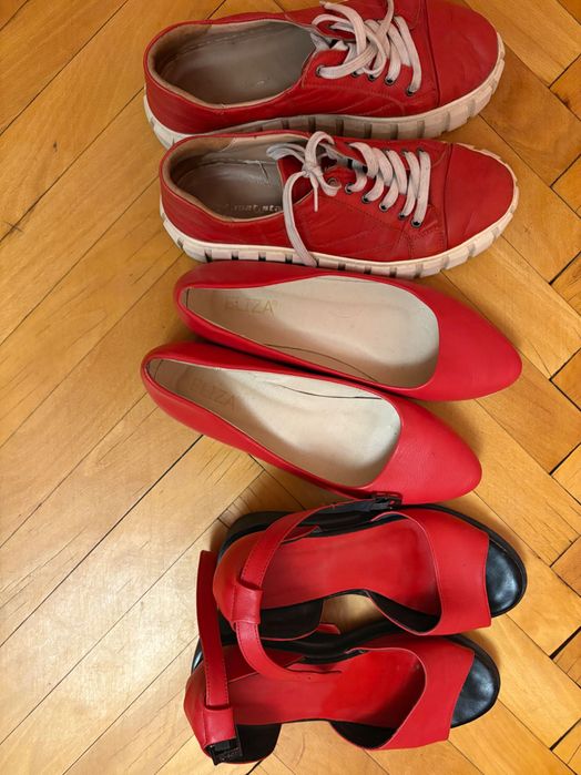 Червени  удобни обувки