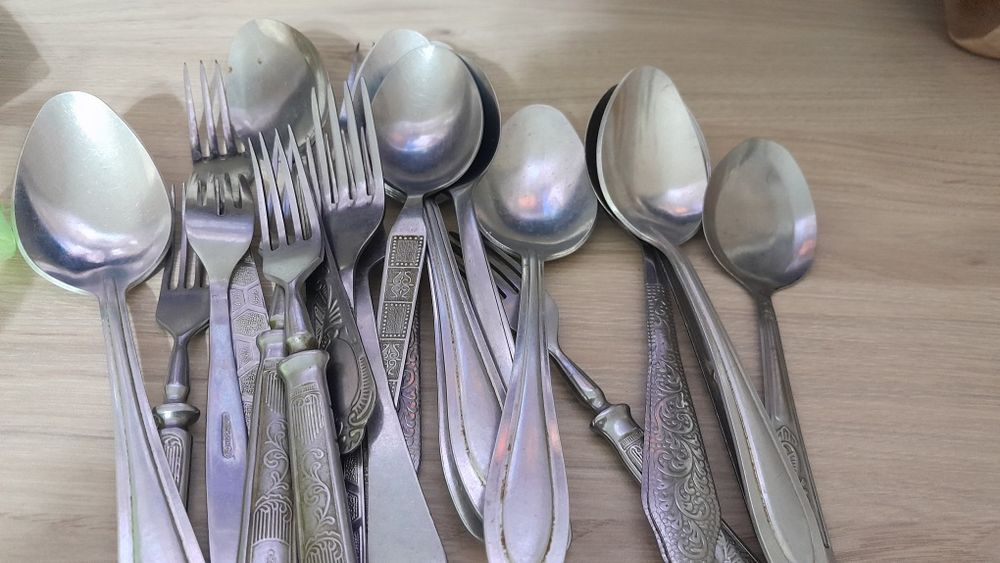 Продам вилки,ложки.