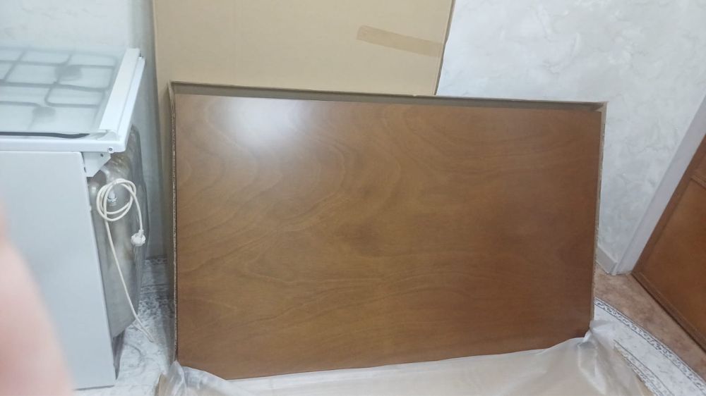 Новый деревянный стол