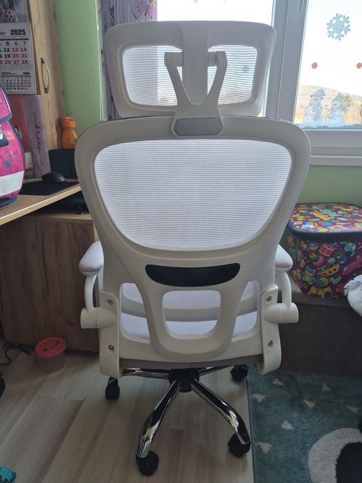 Офис стол нов само сглобен