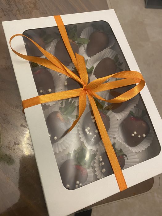 Клубника в шоколаде 12 шт