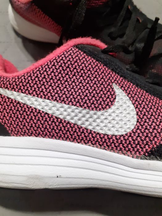 Маратонки Nike revolution 3