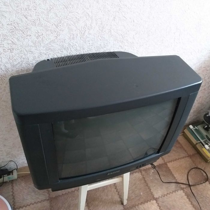 Продам телевизор Samsung, 54 см диагональ