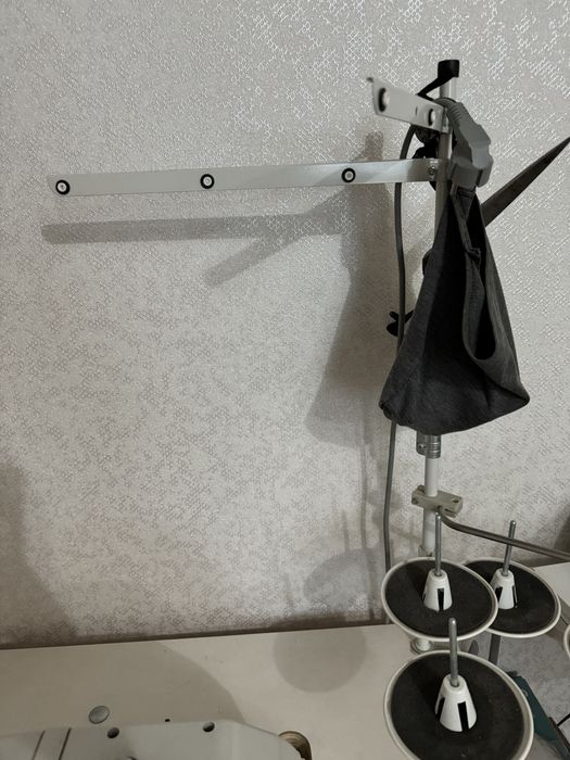 Продам оверлок машинку