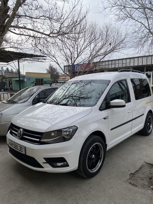 volksvagen Caddy sotiladi yaxshi holatda
