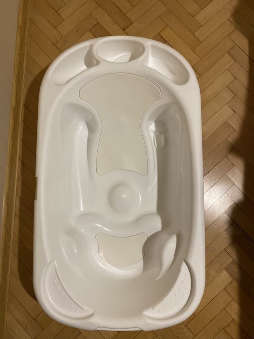 Анатомично бебешка вана CAM