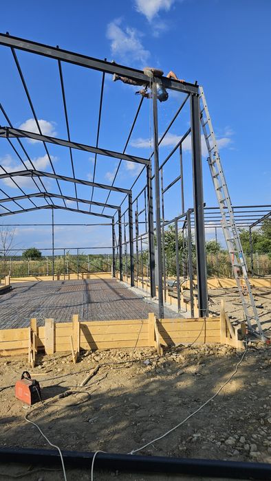 Vindem structuri metalice 10x25x4