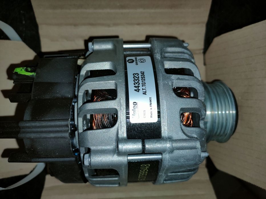 Vând alternator nou Dacia Logan 2 MCV 2 Sandero 2 motor 1.0 cod 443323