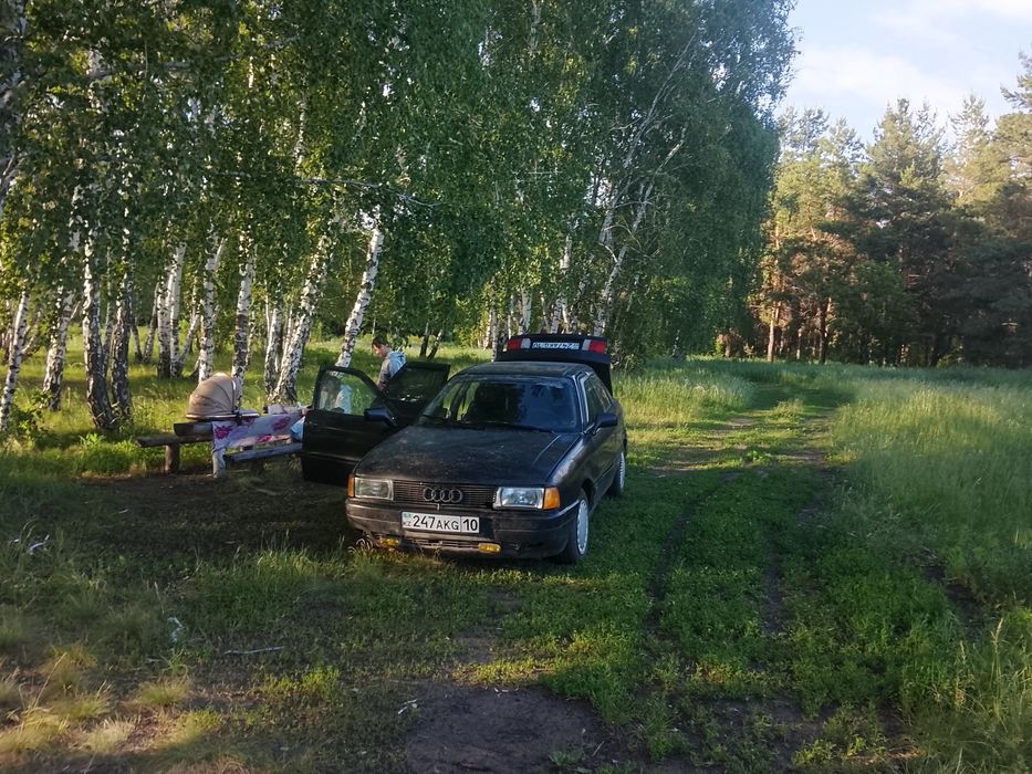Продам машину Ауди 80 б3 переходка