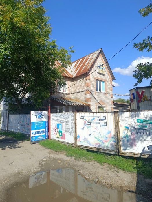 Продам двухэтажный дом с подвалом на Красина