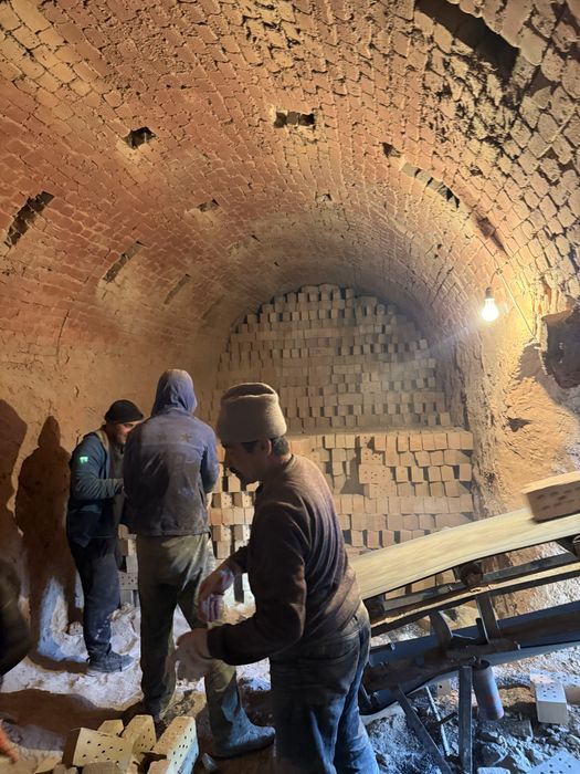 Кирпич жженный полуторный с доставкой 75 САРЫГАШ