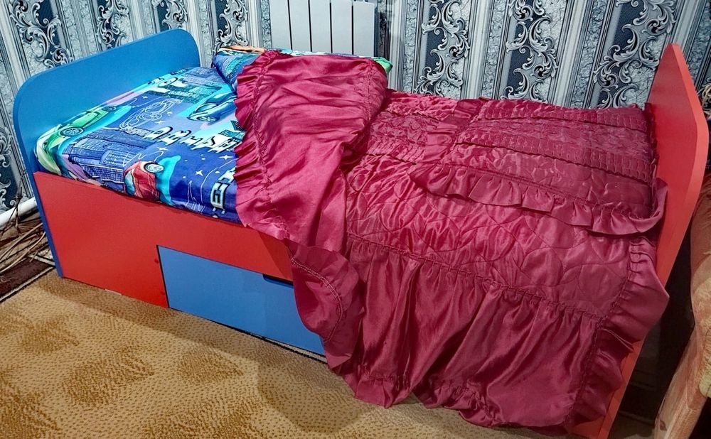 Продам детскую кровать.