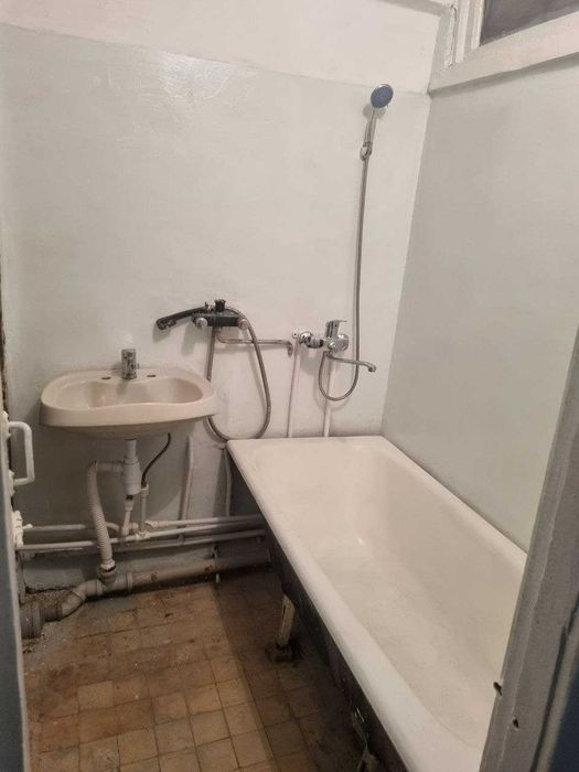 1-этажда 3 хонали уй сотилади