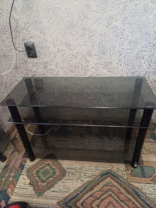 Продам стол стеклянный