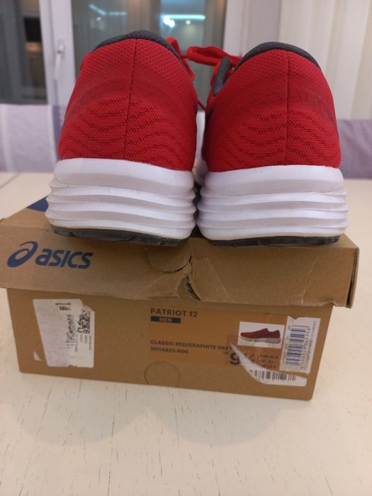 Кроссовки ASICS. Новые. Оригинал.