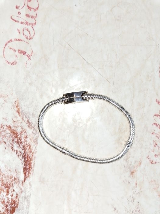 Продам браслет Pandora