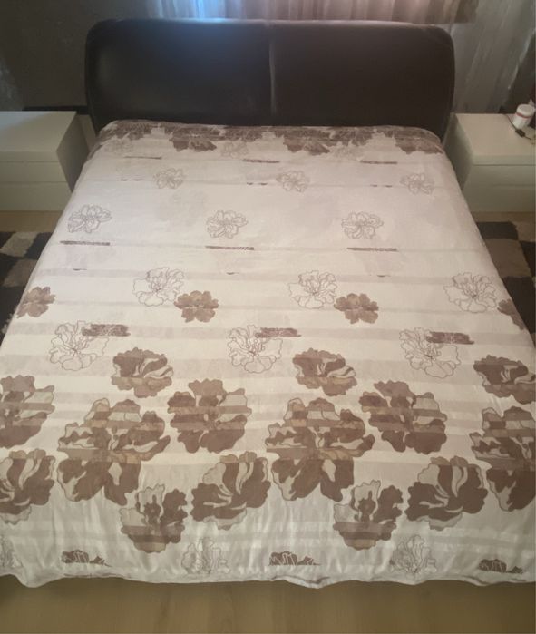 Двухспальная кровать