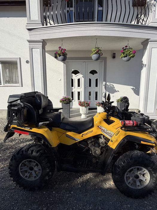 Can-Am Outlander MAX 800, varianta lungă, 2 locuri.