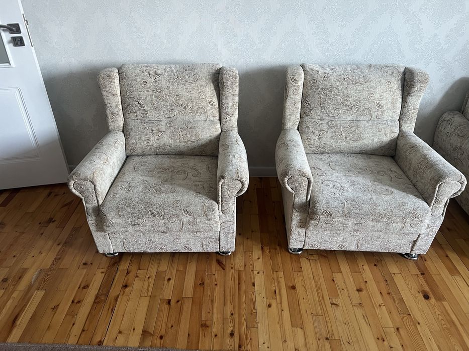 Продается диван и два кресло