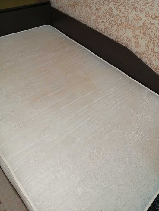 Приста с матрак и ракла.