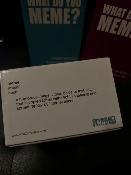Настолна игра What Do You Meme? + 2 разширения