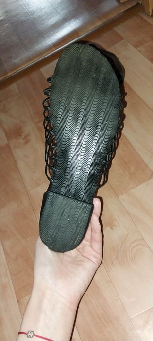 Продам летние босоножки