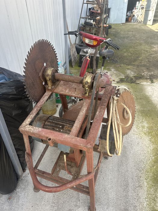 Циркуляр с трифазен мотор