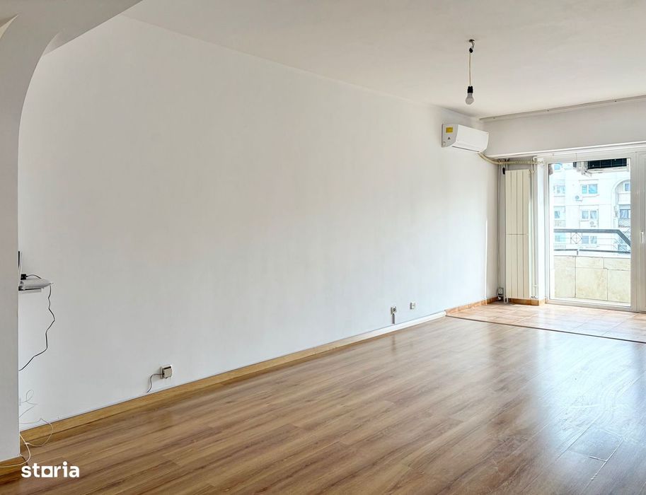 Apartament Cu 4 Camere Aflat Pe Bd Decebal Aproape De Pta Alba Iulia -