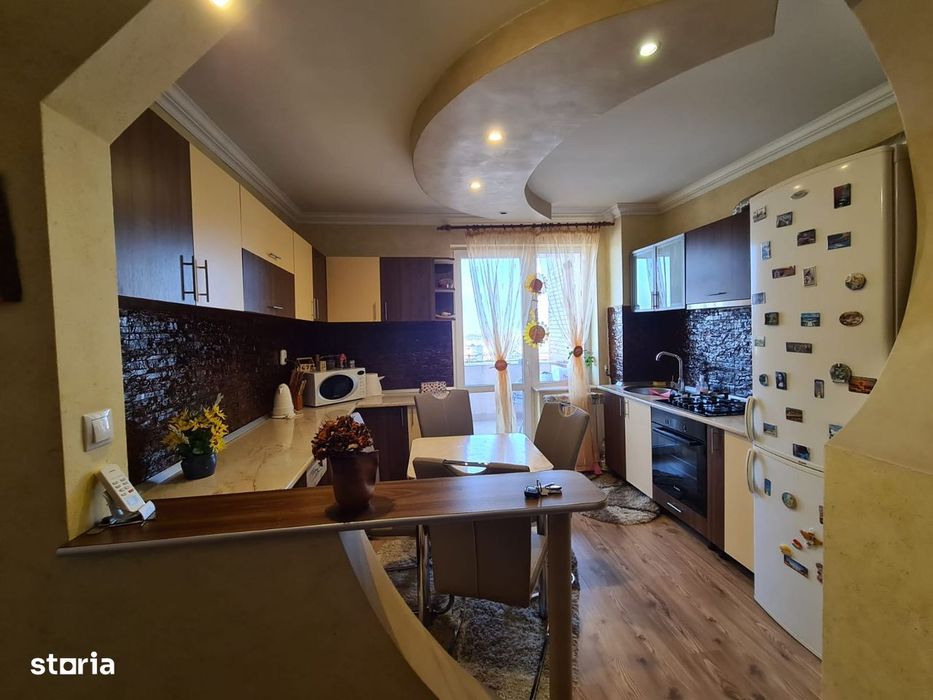 Vând apartament tipD cu 3 camere pe b-dul Nufărului vis a vis de Lotus — fotografia 1