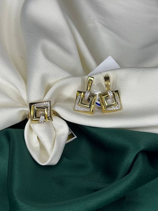 Рассрочка 0% в месяц по 54665тг Комплект из желтого золота 585 пробы